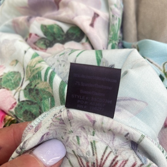 Hale Bob M ⭐️ Like New! Off the Shoulder Floral Top - Picture 8 of 10